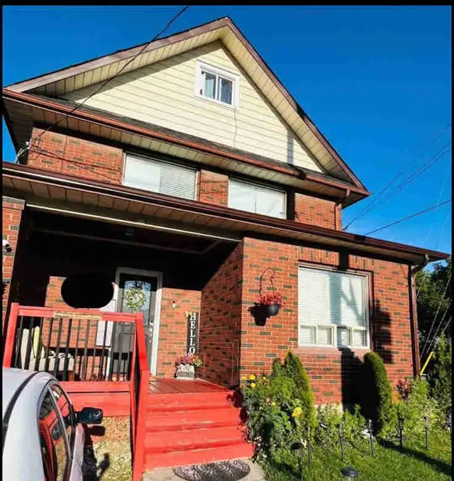Room for rent in Oshawa in Room Rentals & Roommates in Oshawa / Durham Region - Image 2
