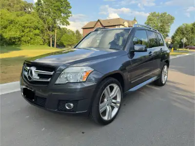 Mercedes Benz GLK 350 with low KMs and excellent condition 147,325 kilometres