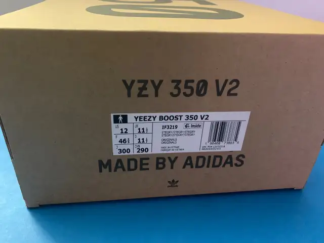 Authentic Adidas Yeezy Boost 350 Empty Sliding Box-US12-14x10x6” in Arts & Collectibles in Markham / York Region - Image 5