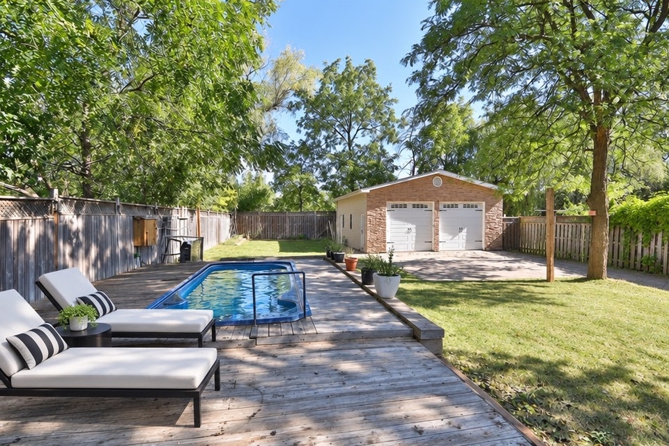 Detached 5-Bedroom Home | 60x213 Lot | Streetsville Mississauga, photo 8 of 10