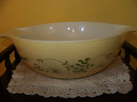 Pyrex vintage couleur jaune, pour four et microondes