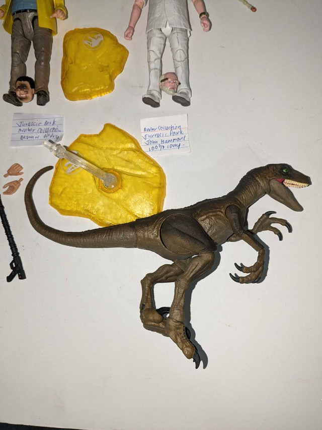 Jurassic park amber collection of 7 figures all loose complete  in Toys & Games in Hamilton - Image 4