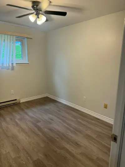 Now Available – Bright & spacious room in an Apartment in Peterborough, ON Suite Highlights: - Priva...