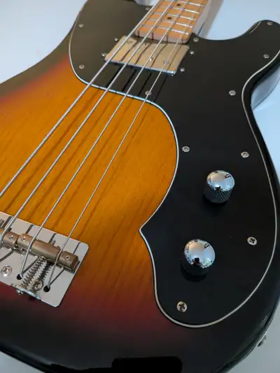 Selling a basically new Fender Squier Classic Vibe Telecaster Bass. Equipped with a Fender alnico hu...