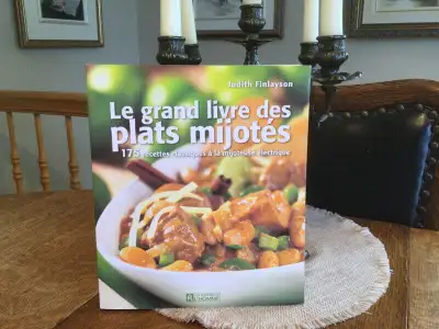 ST-EUSTACHE - Mijoteuse le grand livre des plats mijotés 316 pages super propre- recettes MIJOTEUSE...