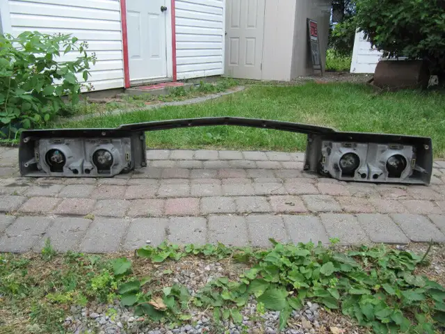 Classic Pontiac Grand Prix Front End Fascia XCond Rare 1981-1988 in Arts & Collectibles in Mississauga / Peel Region - Image 3