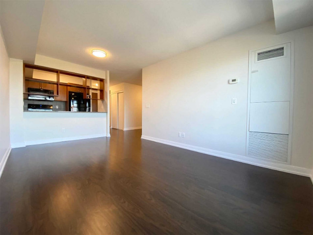 1 + Den Condo Unit For Rent Closed To Hwy401 & Kennedy in Long Term Rentals in City of Toronto - Image 2