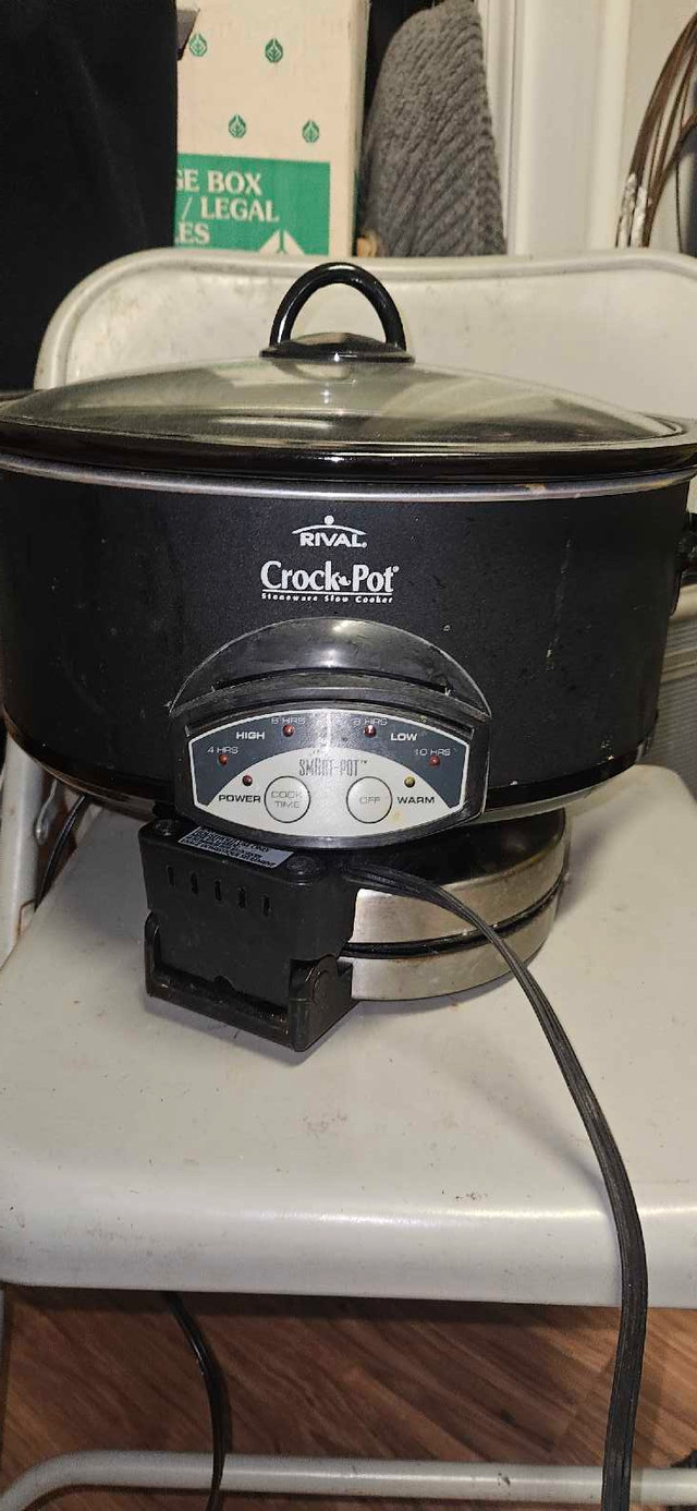 Rival Crock Pot in Microwaves & Cookers in Edmonton