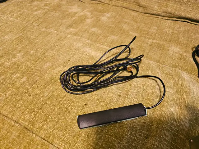 UNIDEN UM-50 CELL SIGNAL BOOSTER539347320571187202
