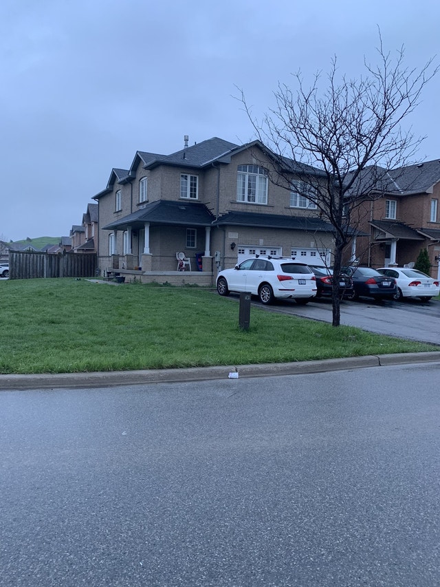 4 bedroom house for rent in mississauga heartland from 1 Sep Long