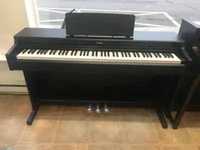 PIANO YAMAHA YDP-165, View more