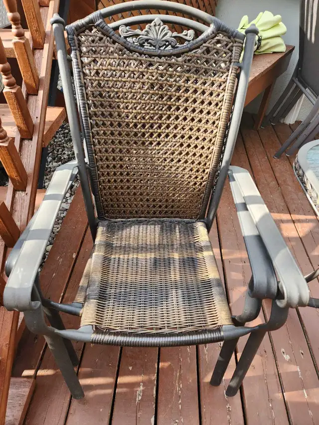 ensemble table et 4 chaises de patio/Patio table with 4 chairs in Patio & Garden Furniture in Laval / North Shore - Image 6