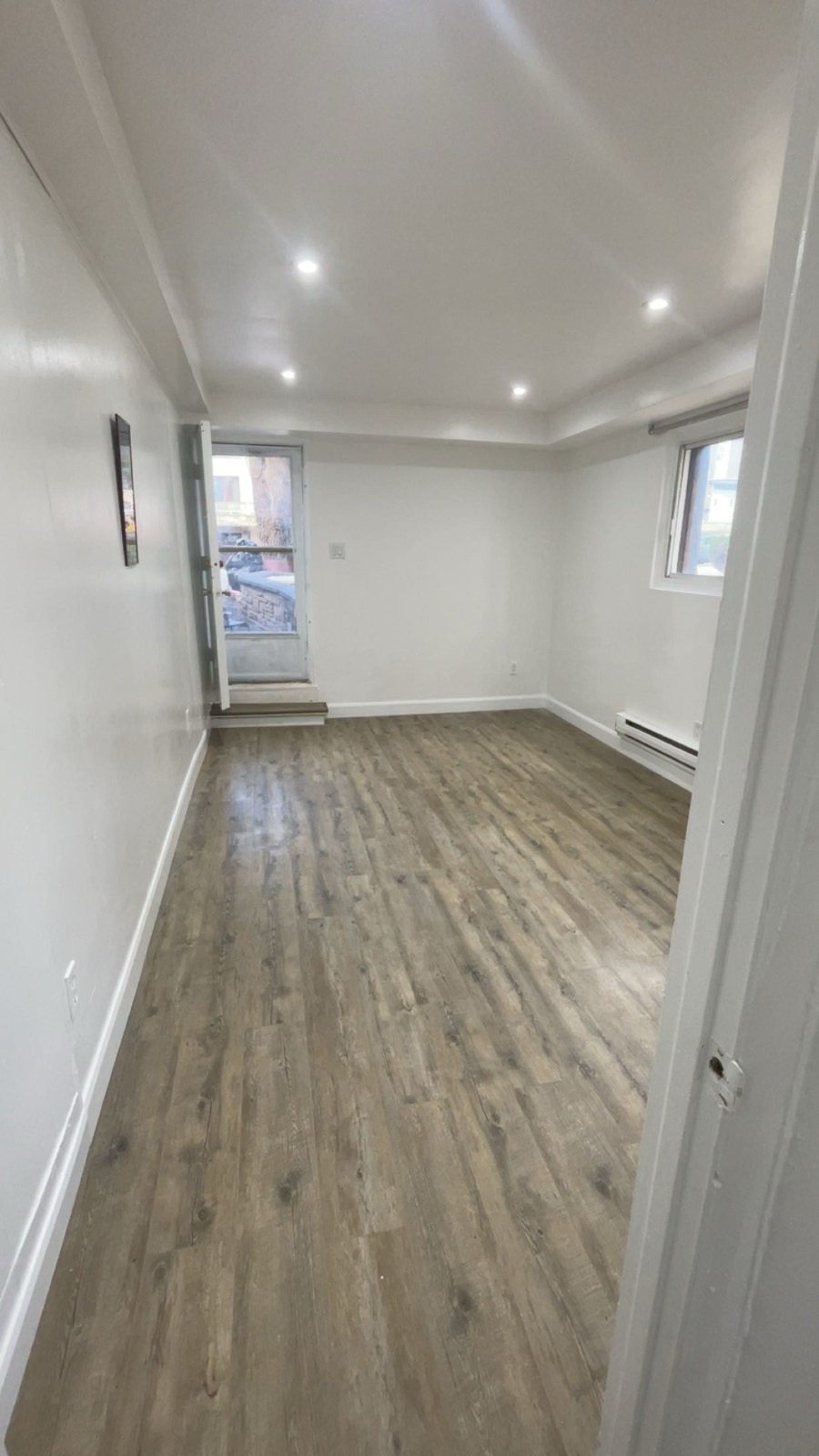 Beautifully Renovated 2½ Apartment for Rent - 900$ — photo 2