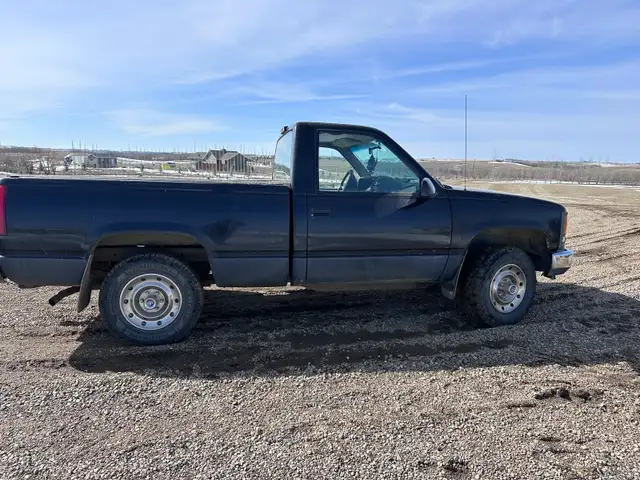 1996 chev 1500 short box in Cars & Trucks in Lloydminster - Image 2