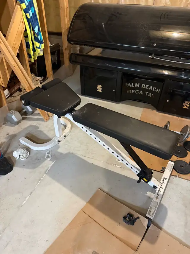 Adjustable Weight Bench w/ Preacher Curl – Solid + Heavy Duty in Exercise Equipment in Ottawa - Image 2
