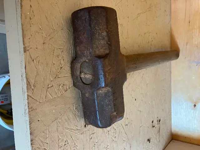 Sledge hammer512633962486179843