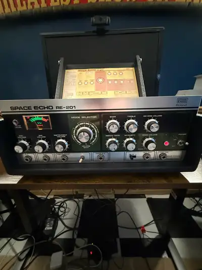 Roland RE-201 Space Echo, View more