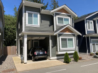 3 Bed 3 Bath House in Harrison Hot Springs for Rent