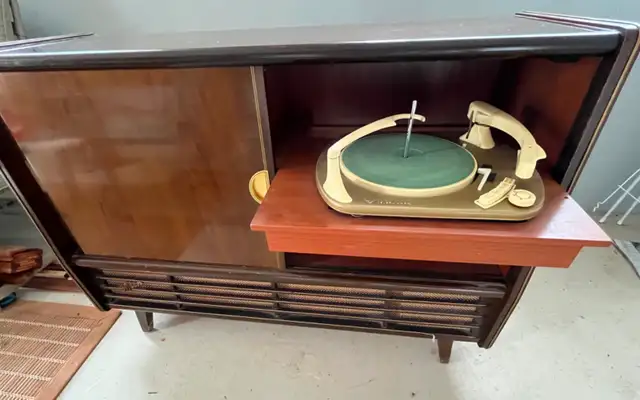 Vintage Stereo Console 1959 in Arts & Collectibles in Kitchener / Waterloo - Image 5