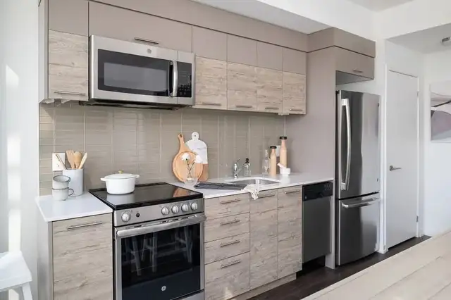 Liberty Village –  1 month rent free -  Lease Takeover in Long Term Rentals in City of Toronto - Image 4