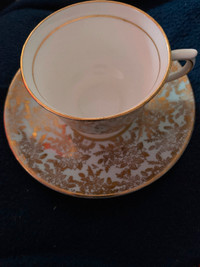 Colclough coffee/tea cup and saucer, tasse et soucoupe Colclough