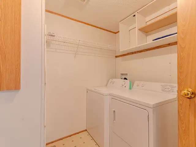 3 Bed 2 Bath Mobile Home Near Saskatoon. Garage + Open View in Houses for Sale in Saskatoon - Image 7