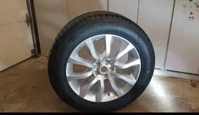 20 inch rim will fit Range Rover Sport 2014 to 2020 OEM Brand new condition , never been used Comes...