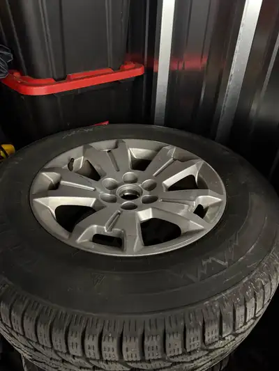 Firestone winter 255/65r17 on factory Colorado/Canyon alloy rims 60% tread remaining