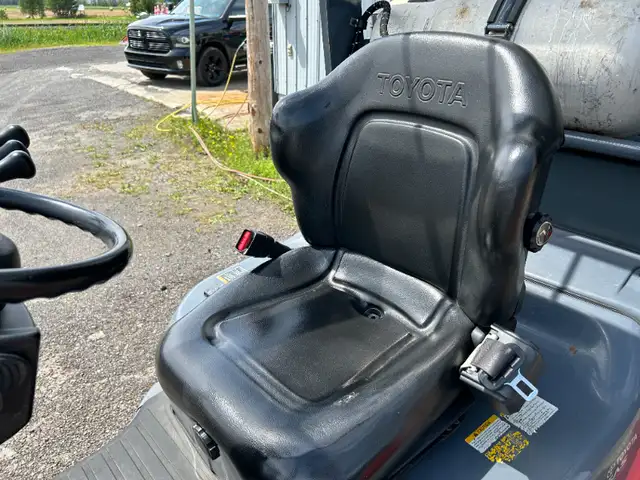 WOW!!! 2017 Toyota 8FGCU20 LPG Forklift / Lift Truck in Other in City of Toronto - Image 7