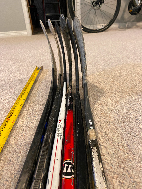 Hockey sticks - Right hand - $5 each in Hockey in Thunder Bay - Image 3