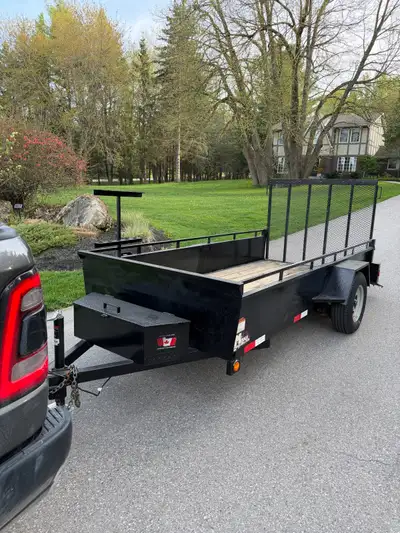 2014 5x11 miska trailer Custom built Lights are updated and work Heavy duty ramp Tool rack Toolbox C...