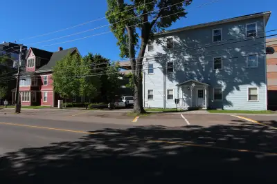 Bright 2 Bedroom Apartment – Utilities Included | Downtown Charlottetown 185 Prince Street, Charlott...