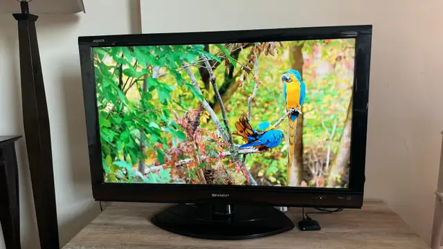 Sharp Aquos 40" TV in TVs in City of Toronto - Image 6