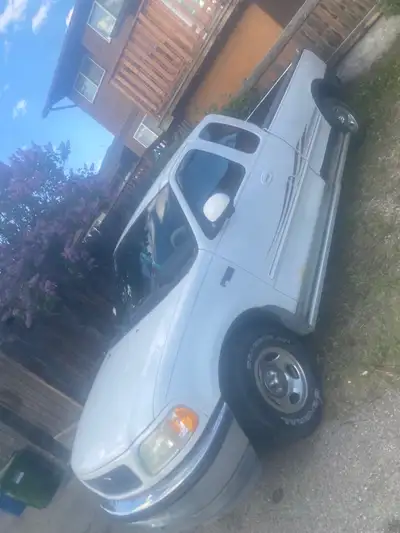 Selling my ford f150 1997 8500$