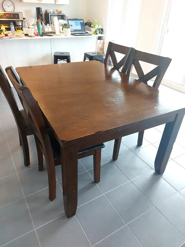 Solid wood dining table  in Dining Tables & Sets in Napanee - Image 4
