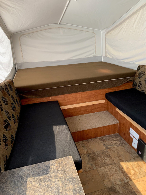 2012 Jayco Tent Trailer - ELECTRIC LIFT!!! in Travel Trailers & Campers in North Bay - Image 4