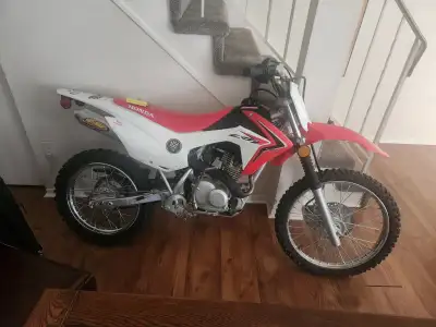 Selling bike due to new found heart issues. 2018 crf 125f in mint condition, hardly used ,$3000 firm...