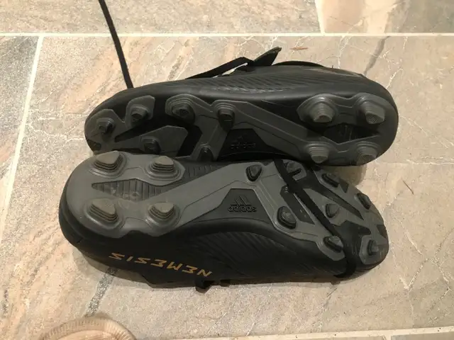 Adidas football shoes cleats (Size 6) in Men's Shoes in Richmond - Image 7