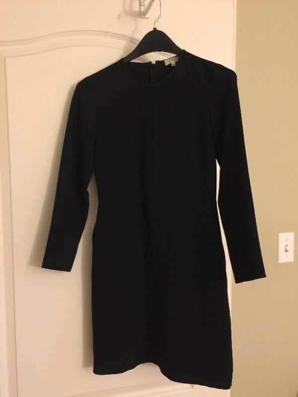 Aritzia little black dress in Women's - Dresses & Skirts in City of Toronto - Image 2
