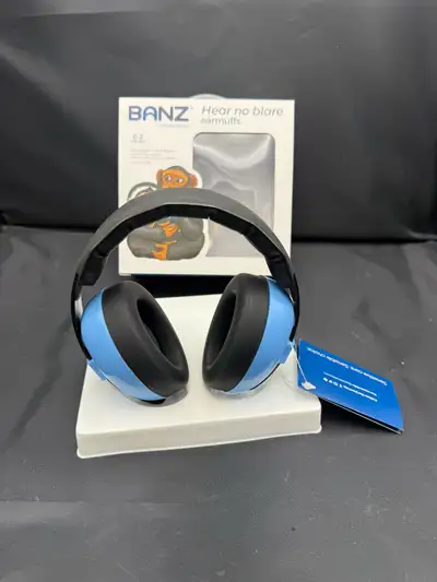 New. Baby Banz Earmuff. INDUSTRY LEADING NOISE REDUCTION. for reference only: https://www.amazon.ca/...