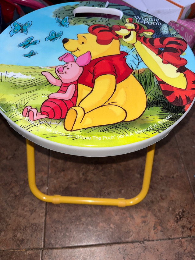 Disney Bar stool chair for kids /chaise enfants Neuf dans Chaises, Fauteuils inclinables  à Ville de Montréal