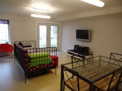 We have two bedrooms to offer to college and university students in Penticton. The rooms are in a le...