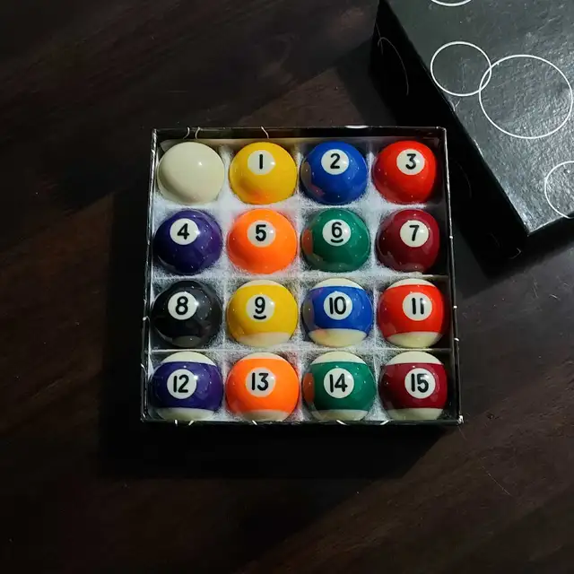 Small Pool Ball Set 1.5" in Toys & Games in Kingston - Image 4