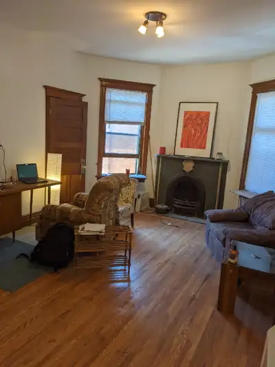 Large one bedroom private apartment in triplex. Looking for short term stay only. Monthly rental unt...