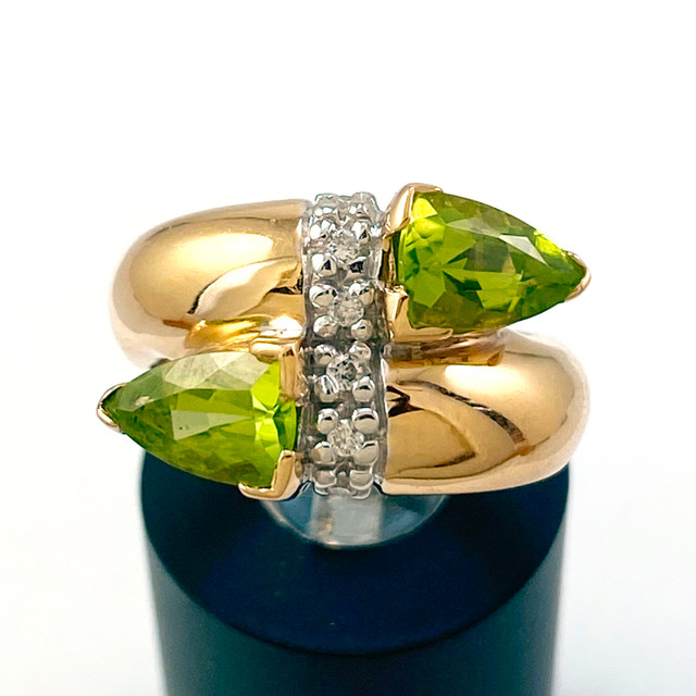 14k Yellow Gold Peridot and Diamond Ring, Sz 5 (estate 00023245) in Jewellery & Watches in Oakville / Halton Region - Image 2