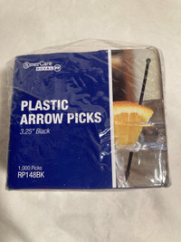 Sealed Box of 1000 Black Plastic Arrow Picks 