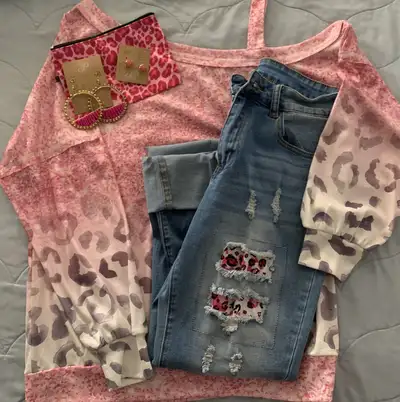 BRAND NEW (Amaryllis Apparel & Plunder) Woman’s Outfit, View more
