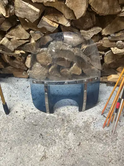 Motorcycle windshield