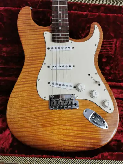 Fender Stratocaster Select, View more