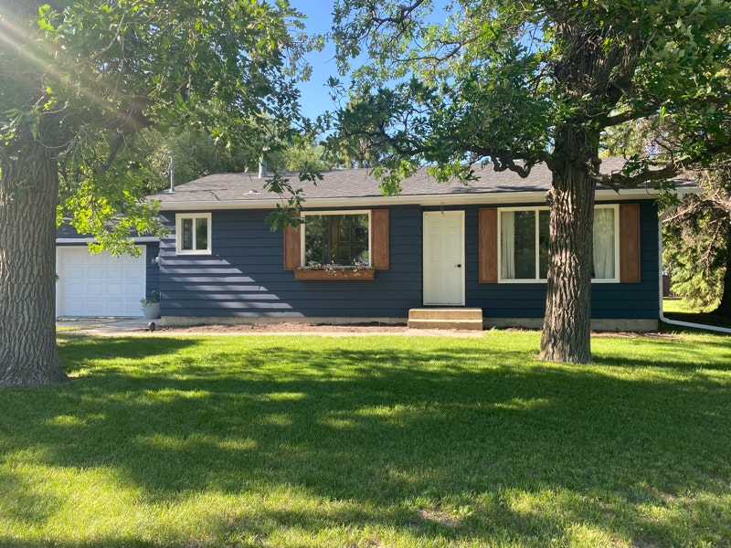 Spacious 1 Bedroom Suite in Blumenort Available November 1! Long Term